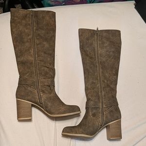 Size 8 Knee high boots